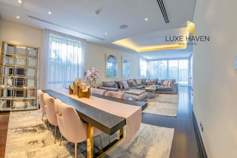 Villa til salg i Jumeirah Golf Estates, Dubai, UAE 5 soveværelser, 478.82 kvm № 378322 - foto 5