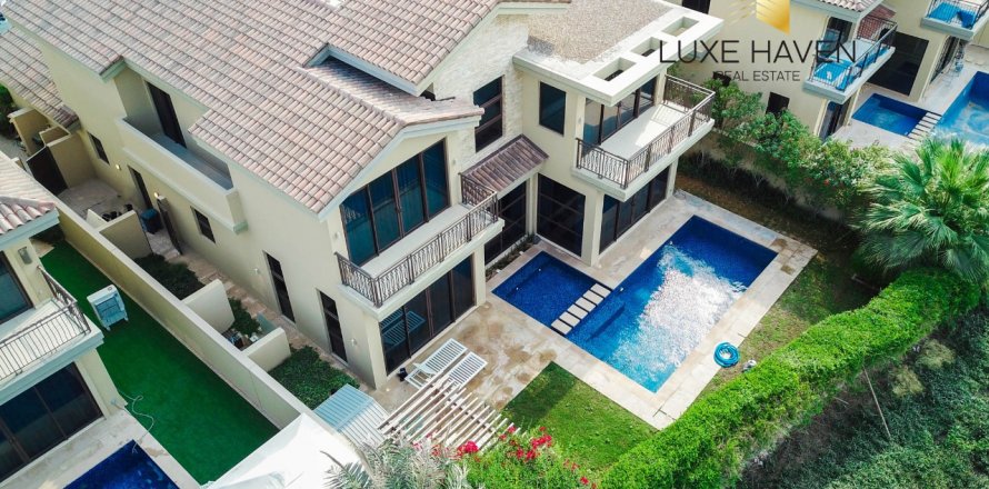Villa i Jumeirah Golf Estates, Dubai, UAE 5 soveværelser, 478.82 kvm № 378322