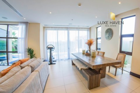 Villa til salg i Jumeirah Golf Estates, Dubai, UAE 5 soveværelser, 478.82 kvm № 378322 - foto 6