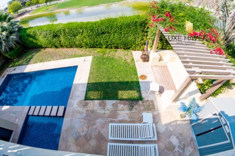 Villa til salg i Jumeirah Golf Estates, Dubai, UAE 5 soveværelser, 478.82 kvm № 378322 - foto 19
