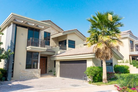 Villa til salg i Jumeirah Golf Estates, Dubai, UAE 5 soveværelser, 478.82 kvm № 378322 - foto 2