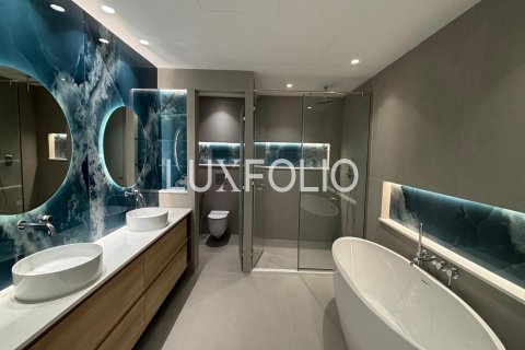 Apartament de închiriat în Palm Jumeirah, Dubai, EAU 3 dormitoare, 439 mp.  №628268 - poză 17