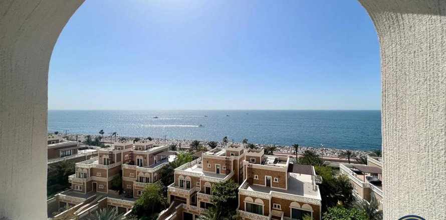 Appartamento a Palm Jumeirah, Dubai, EAU 2 camere da letto, 198 mq. № 628307
