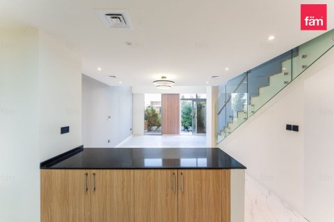 Rumah bandar di Dubai, UAE 2 bilik tidur, 216.4 meter persegi № 701441 - foto 15