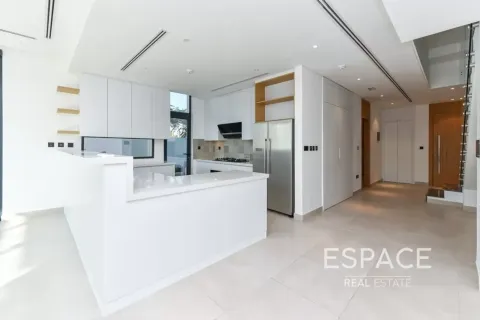 Villa Jumeirah Golf Estates, Dubaijā, AAE 4 istabas, 321 m2 Nr. 737957 - attēls 4