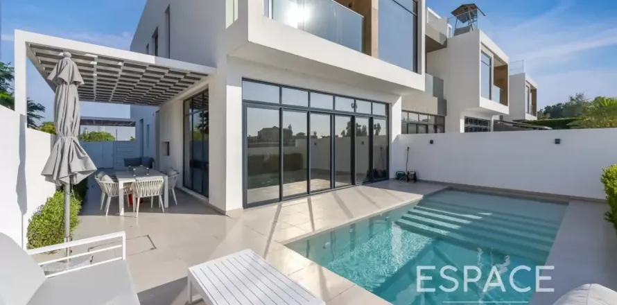 Villa Jumeirah Golf Estates, Dubaijā, AAE 4 istabas, 321 m2 Nr. 737957