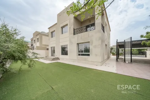 Vila di Living Legends, Dubai, UEA 6 kamar tidur, 414 m2 nomor 737958