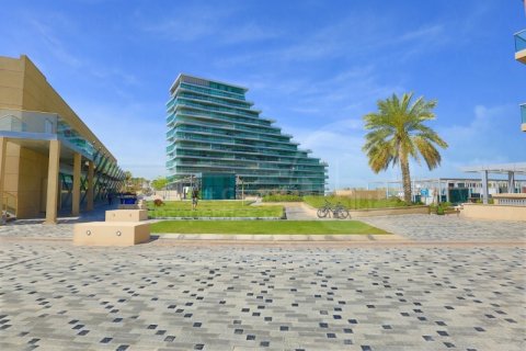 Διαμέρισμα σε Al Raha Beach, Abu Dhabi, ΗΑΕ 3 υπνοδωμάτια, 339.1 τ.μ. Αρ. 410693 - φωτογραφία 12
