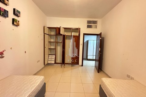 בניין למכירה ב Tourist Club Area, Abu Dhabi, איחוד האמירויות 8026.8 מ"ר, מספר 535310 - תמונה 2