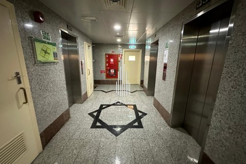 בניין למכירה ב Tourist Club Area, Abu Dhabi, איחוד האמירויות 8026.8 מ"ר, מספר 535310 - תמונה 12