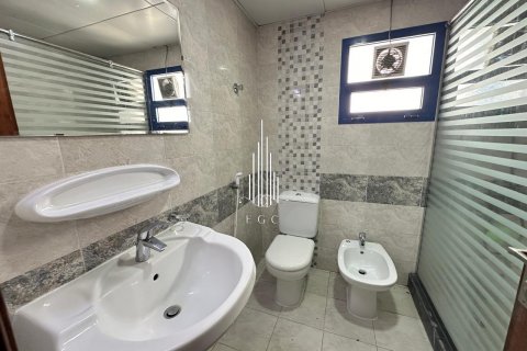 בניין למכירה ב Tourist Club Area, Abu Dhabi, איחוד האמירויות 8026.8 מ"ר, מספר 535310 - תמונה 14