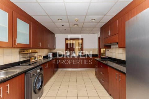 Apartament do wynajęcia w Jumeirah Beach Residence, Dubai, ZEA 4 sypialnie, 271.37 mkw., nr 745879 - zdjęcie 3
