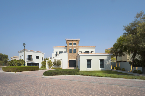 Villa en venta en Jumeirah Golf Estates, Dubai, EAU 6 dormitorios, 975.48 m2 № 762793 - foto 4
