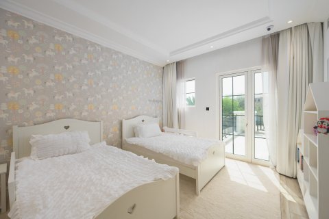 Villa en venta en Jumeirah Golf Estates, Dubai, EAU 6 dormitorios, 975.48 m2 № 762793 - foto 21