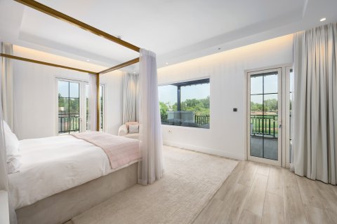 Villa en venta en Jumeirah Golf Estates, Dubai, EAU 6 dormitorios, 975.48 m2 № 762793 - foto 15