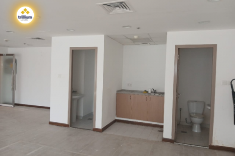 Oficina en alquiler en Jumeirah Lake Towers, Dubai, EAU 94.8 m2 № 538589 - foto 5