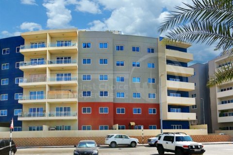 Apartmen di Al Reef, Abu Dhabi, UAE 2 bilik tidur, 114.9 meter persegi № 731226 - foto 3