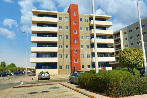 Apartmen di Al Reef, Abu Dhabi, UAE 2 bilik tidur, 114.9 meter persegi № 731226 - foto 17