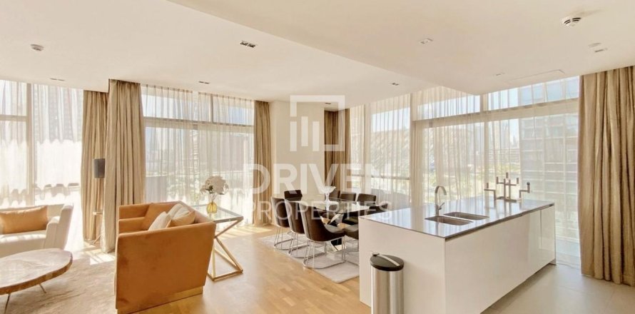 Appartement à City Walk, Dubai, EAU: 3 chambres, 211.08 m2 № 768557