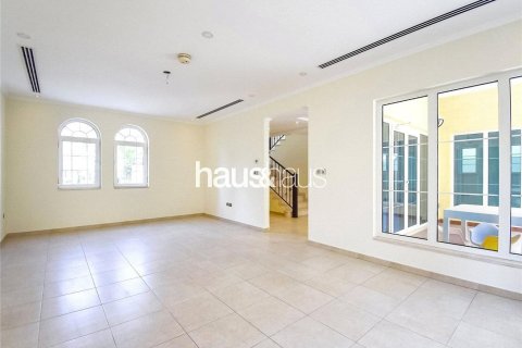 Villa zum Verkauf in Jumeirah Park, Dubai, VAE 3 Schlafzimmer, 285 m2 Nr. 625410 - Foto 2