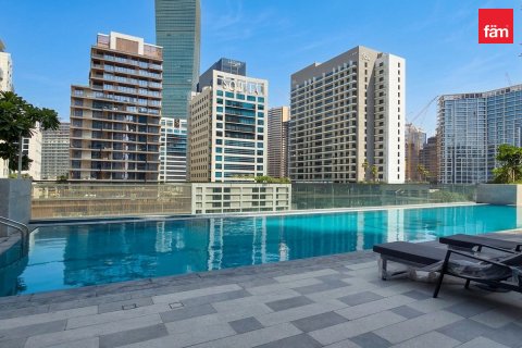 Apartmen di Business Bay, Dubai, UAE 1 bilik tidur, 67.9 meter persegi № 702407 - foto 16