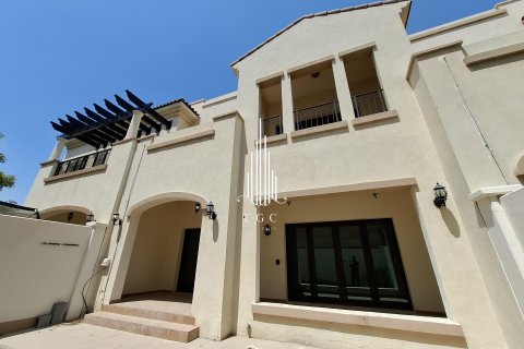 Vila di Al Salam Street, Abu Dhabi, UEA 3 kamar tidur, 261.9 m2 nomor 535120 - foto 4