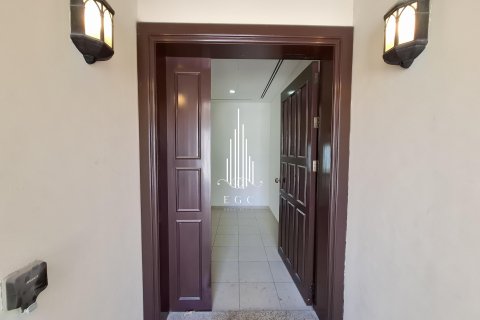 Vila di Al Salam Street, Abu Dhabi, UEA 3 kamar tidur, 261.9 m2 nomor 535120 - foto 18