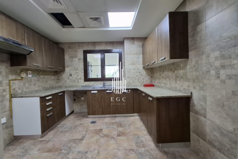 Vila di Al Salam Street, Abu Dhabi, UEA 3 kamar tidur, 261.9 m2 nomor 535120 - foto 9