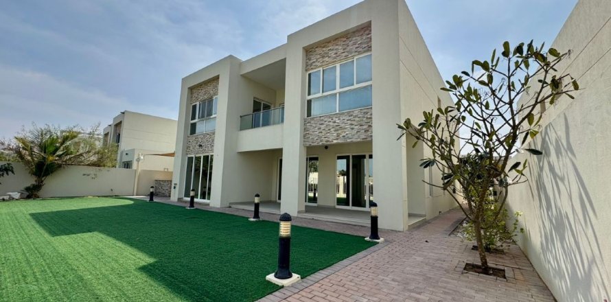 Villa a Ras Al Khaimah, EAU 4 camere da letto, 443 mq. № 734659