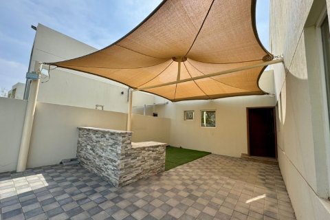 Villa in vendita a Ras Al Khaimah, EAU 4 camere da letto, 443 mq. № 734659 - foto 8