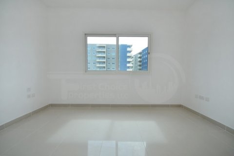 Villa in Al Reef, Abu Dhabi, UAE 4 bedrooms, 265.3 sq.m. № 410589 - photo 7