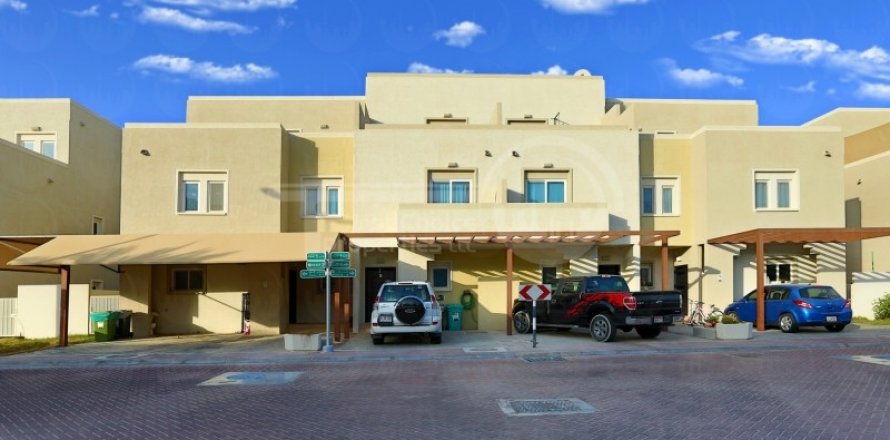 Villa in Abu Dhabi, UAE 3 bedrooms, 225.2 sq.m. № 410590