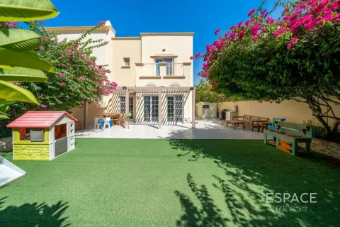 Villa i The Springs, Dubai, UAE 3 soveværelser, 209 kvm № 737848