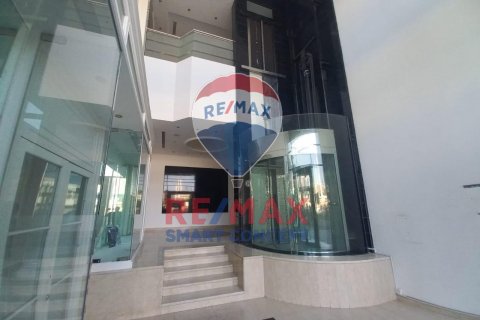 Al Bateen, Abu Dhabi, UAE의 임대용 상업용 부동산 650.3제곱미터 번호 570246 - 사진 3