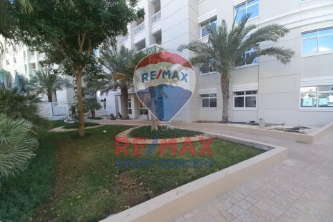 נכס מסחרי ב Khalifa City, Abu Dhabi, איחוד האמירויות 430 מ