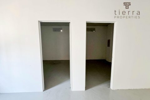 Warehouse in Al Quoz, Dubai, UAE 1858 sq.m. № 539968 - photo 15