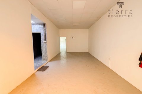 Warehouse in Al Quoz, Dubai, UAE 1858 sq.m. № 539968 - photo 10