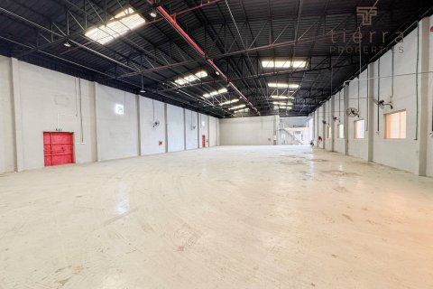 Warehouse in Al Quoz, Dubai, UAE 1858 sq.m. № 539968 - photo 8