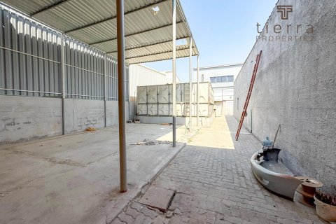 Warehouse in Al Quoz, Dubai, UAE 1858 sq.m. № 539968 - photo 14