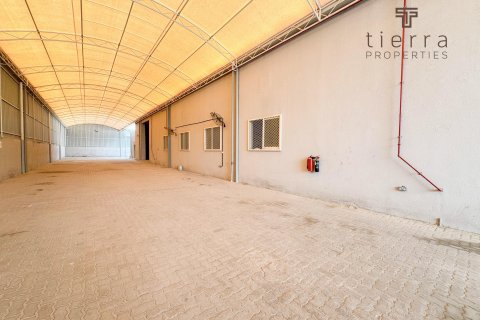 Warehouse in Al Quoz, Dubai, UAE 1858 sq.m. № 539968 - photo 16