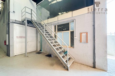 Warehouse in Al Quoz, Dubai, UAE 1858 sq.m. № 539968 - photo 18
