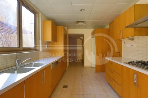 Vila v Al Raha Gardens, Abu Dhabi, SAE 4 ložnice, 288.8 m² Č.: 410539 - fotografie 5