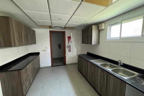 Huvila Khalifa City, Abu Dhabi, Arabiemiraatit 4 makuuhuonetta, 679.6 m2 № 482246 - kuva 5