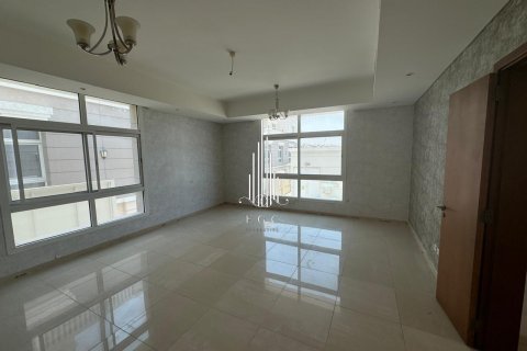 Huvila Khalifa City, Abu Dhabi, Arabiemiraatit 4 makuuhuonetta, 679.6 m2 № 482246 - kuva 4