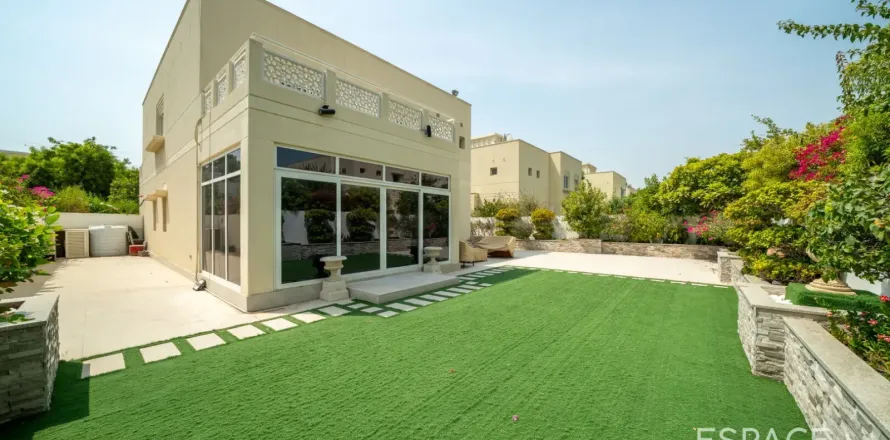 Villa i Meadows, Dubai, UAE 4 soveværelser, 373 kvm № 738185