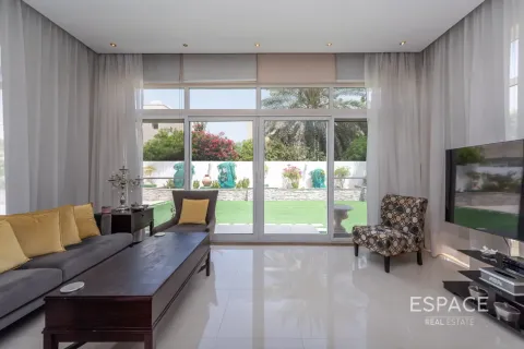 Villa til leje i Meadows, Dubai, UAE 4 soveværelser, 373 kvm № 738185 - foto 5