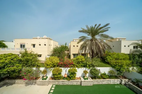 Villa til leje i Meadows, Dubai, UAE 4 soveværelser, 373 kvm № 738185 - foto 14