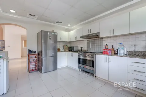 Vila di Meadows, Dubai, UEA 3 kamar tidur, 287 m2 nomor 738180 - foto 8