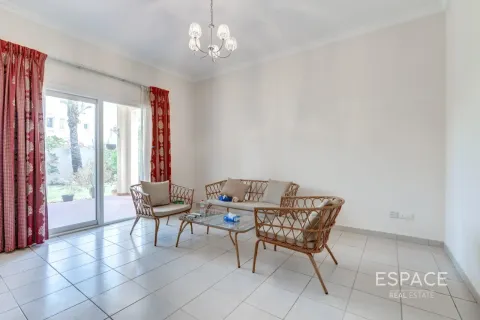 Vila di Meadows, Dubai, UEA 3 kamar tidur, 287 m2 nomor 738180 - foto 5