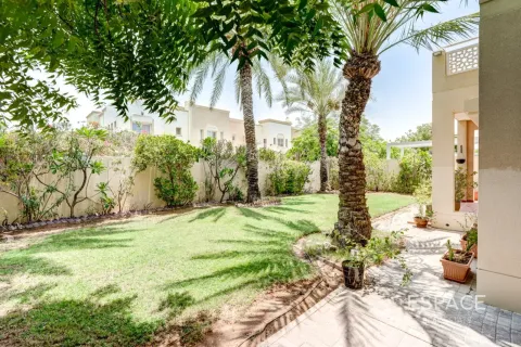 Vila di Meadows, Dubai, UEA 3 kamar tidur, 287 m2 nomor 738180 - foto 18